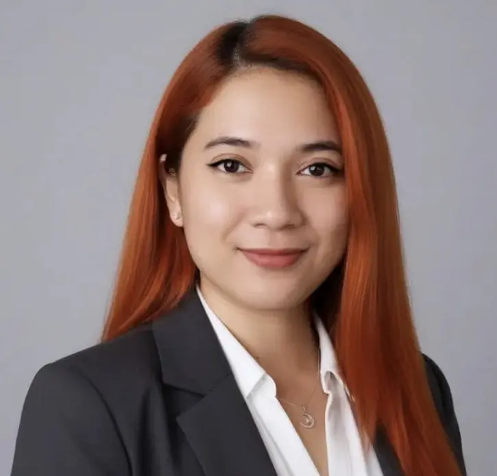 Flor Headshot-725x694